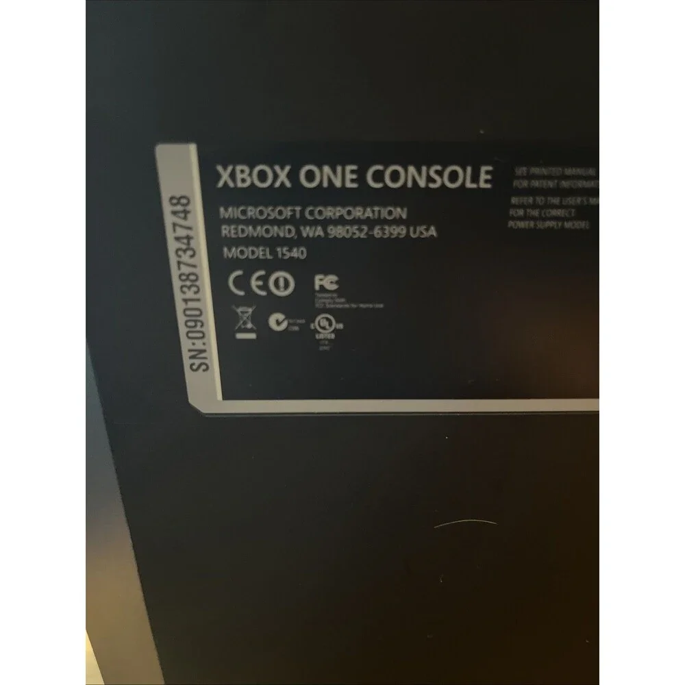 Xbox 360 1540 500GB Bundle with 2 Games Controller Cables Power Adaptor TESTED